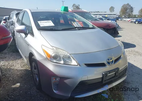 2014 Toyota Prius Three z USA, uszkodzony, nr VIN JTDKN3DU4E0387779